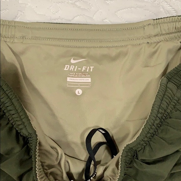 Nike Shorts - Picture 2 of 3